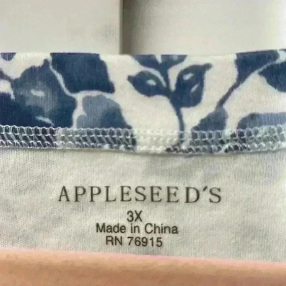 Appleseed’s Cotton Blue & White Floral Elbow Sleeve Top Size 3X - Picture 2 of 8